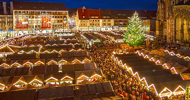 Weihnachtsmarkt-Reisen Ulm Donau 2024 2025 Baden-Wrttemberg, Ulmer Weihnachtsmarkt auf dem Mnsterplatz in Schwaben 